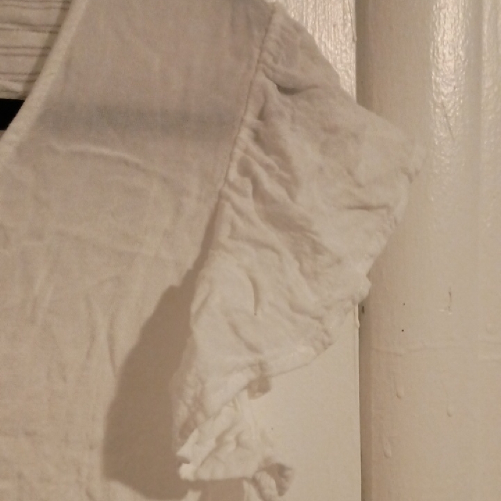 Cream Flutter Sleeve Ruffled Blouse - Picture 5 of 6